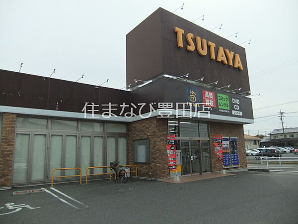 画像23:TSUTAYA三好店 779m