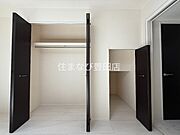 同型完成モデル