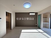 同型完成モデル