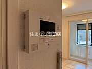 同型完成モデル