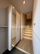 同型完成モデル