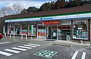 ファミリーマート 榊原温泉口店（2325m）