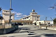 津市立白塚小学校（368m）