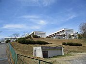亀山市立中部中学校（906m）