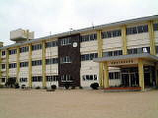 鈴鹿市立愛宕小学校(1075m)