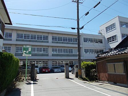 松阪市立第四小学校(305m)