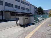 松阪市立幸小学校（583m）