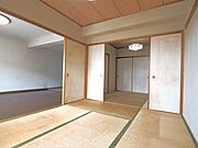 襖の開閉により1室としても利用可能です