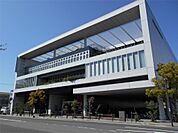 桑名市立中央図書館（510m）