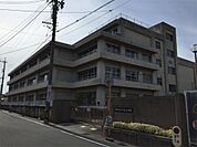 伊勢市立中島小学校（285m）