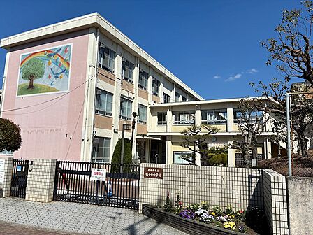 名古屋市立鳴子台中学校(890m)