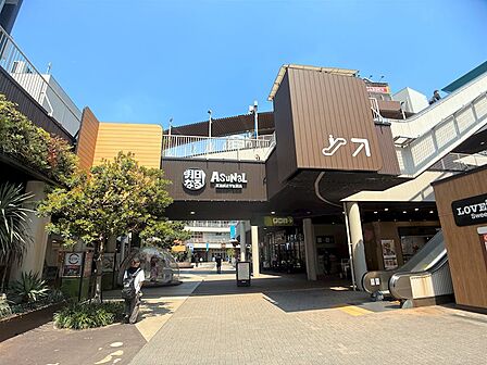 アスナル金山徒歩約4分。