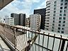 その他：バルコニーからは街並みを一望できます。開放感のある眺望で、都会の暮らしを満喫できるでしょう。