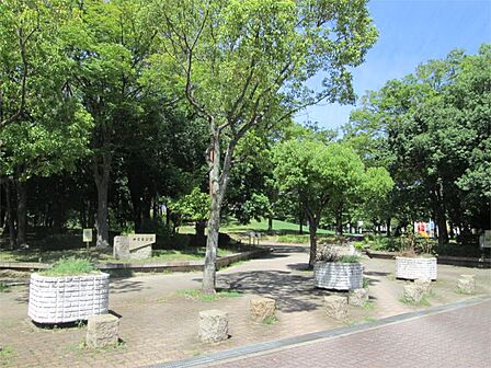 神宮東公園(607m)