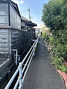 【現地　前面道路】