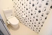 (ユニハウス仕様トイレ)１Ｆは節水キレイ洗浄トイレのアラウーノ。