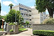 調布市立神代中学校 徒歩53分。中学校 4240m