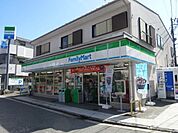 ファミリーマート 161m