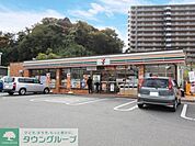 セブンイレブン藤沢川名1丁目店 徒歩4分。コンビニ 300m