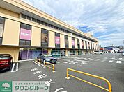 ルームズ大正堂戸塚店 徒歩3分。 170m
