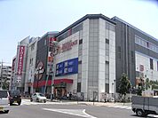 グッディプレイス 徒歩9分。ショッピングセンター 690m
