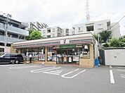 セブンイレブン横浜下倉田町店 295m
