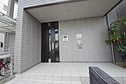 ★ウォークインクローゼット付きでお荷物も心配なし★