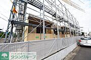 建築中