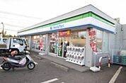 ファミリーマート横浜上飯田店 徒歩13分。コンビニ 1000m