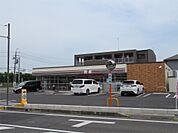 セブンイレブン　市三宅店（681m）