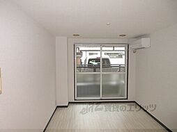 シャトレパインズレーク 101 1階ワンルームのリビング/ダイニング