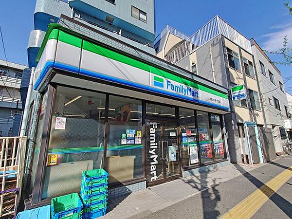 画像17:【コンビニエンスストア】ファミリーマート 北区上十条一丁目店まで106ｍ