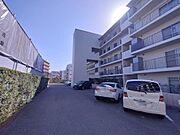 ○駐車場：月額使用料10470円　5台空き有り
