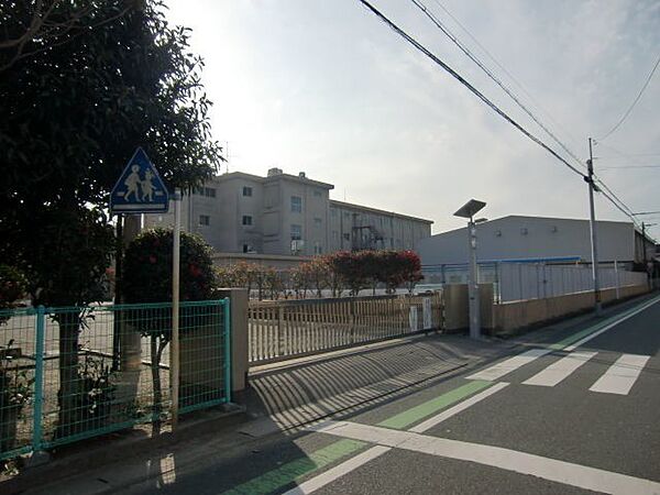 画像25:浜松市立相生小学校 914m