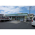 コンビニ「ファミリーマート野洲大畑店まで32m」
