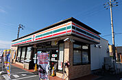 コンビニ「セブンイレブン野洲冨波店まで626m」
