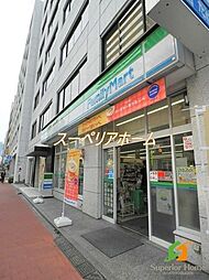 ファミリーマート湯島三丁目店 徒歩7分。 500m