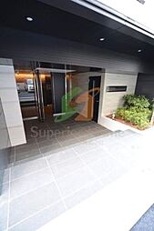 8 / 15