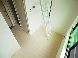 カーサ・イリス 203 2階ワンルームのリビング/ダイニング