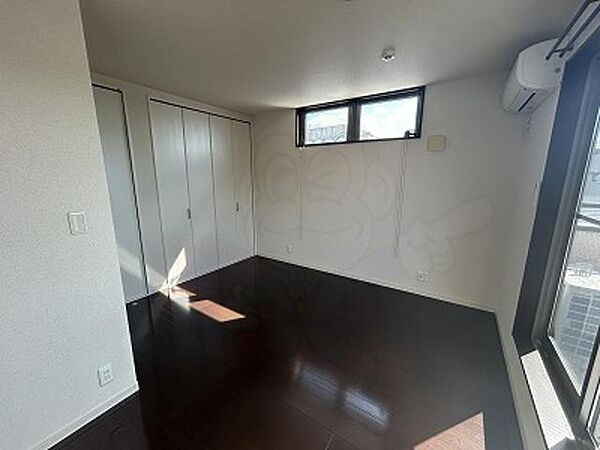 detached 東京都三鷹市新川６丁目

地図を見る