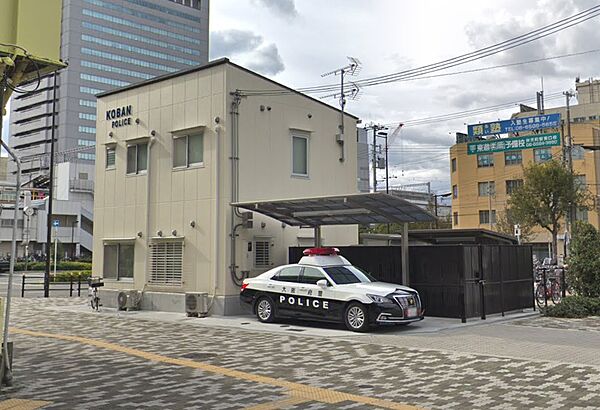 画像24:港警察署 弁天町駅前交番（606m）