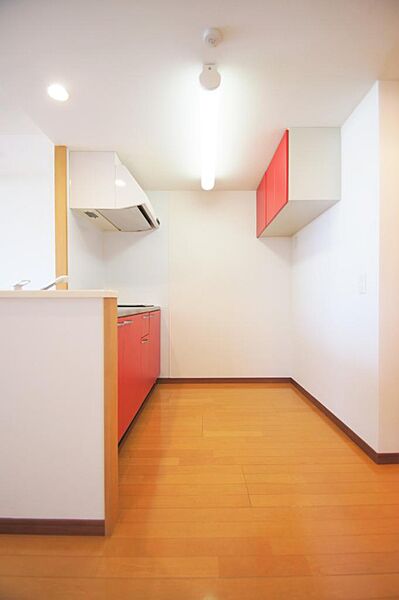 画像12:冷蔵庫スペースは壁側になります。