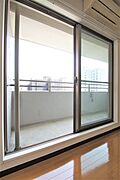 バルコニーは東向きです。
