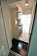 玄関から見たお部屋。