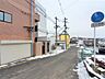 周辺：マンション前面道路