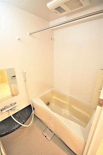 画像13:バスルームは広く快適にご利用いただけます。