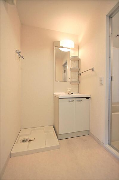 画像15:独立洗面所には洗濯機置き場があります。