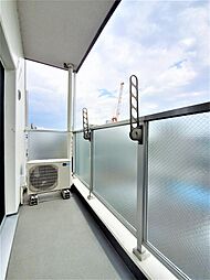 バルコニーは広く開放的です。