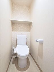 トイレは温水洗浄機能付きです。