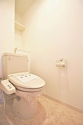 トイレは温水洗浄機能付きです。